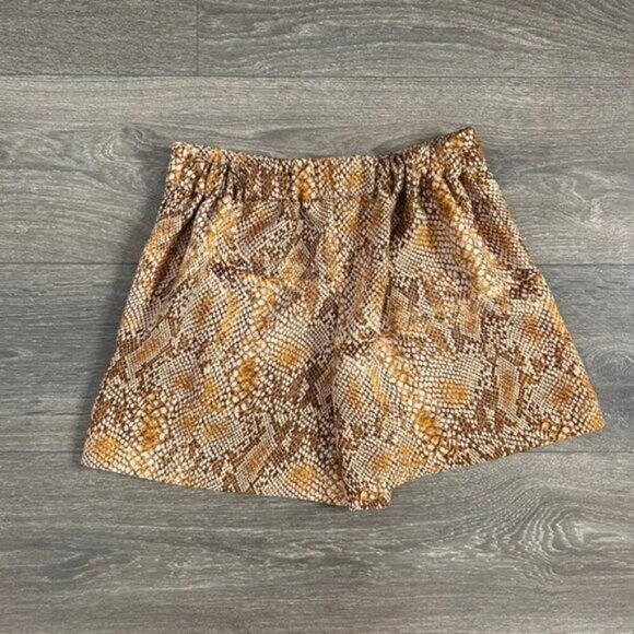 Babaton Aritzia Conan Shorts Beige Brown Snakeskin print High Rise Waist Size 0 - Picture 10 of 11